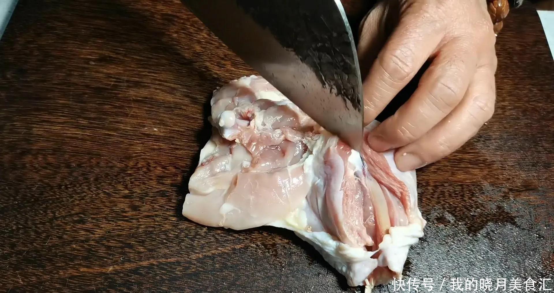 鸡腿不要总炸着吃,教你懒人做法,软嫩多汁,一次3个不够吃