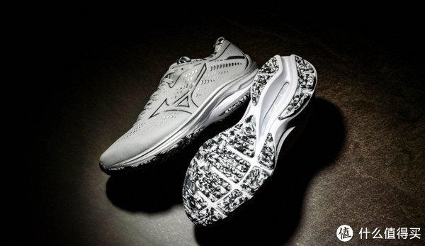 弹脚感 跑鞋别乱买!从慢跑到竞速,3大类的跑鞋,我都帮你整理好了