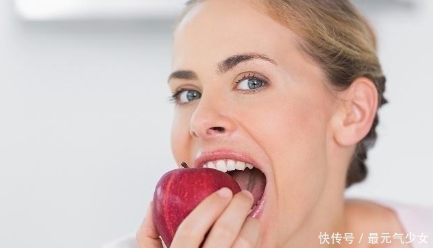 苹果的话|早上空腹吃“苹果”,坚持一段时间,3个“变化”可能靠近你