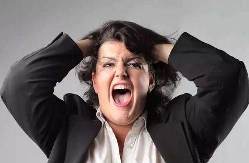 白发|女人不到50岁就满头白发,多半与3点有关