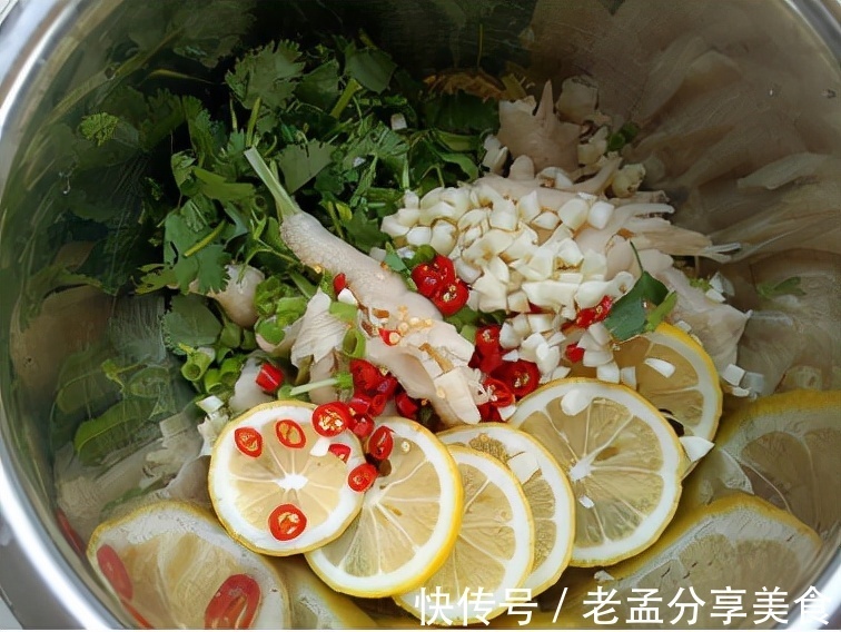 鸡爪做成小吃,还是一道下酒菜,解馋还美味