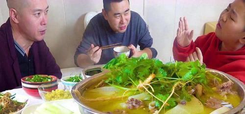 父母|能不能别总来我家蹭饭,女儿质问舅舅,妈妈脸上挂不住了