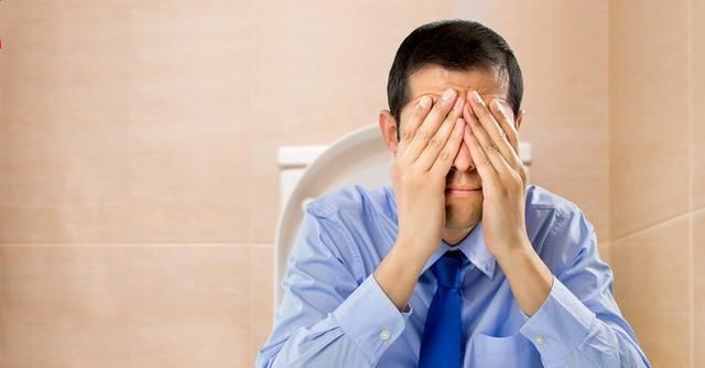 脑出血|医生：身体出现这3个症状，是中风前的最后一次警告，马上呼120