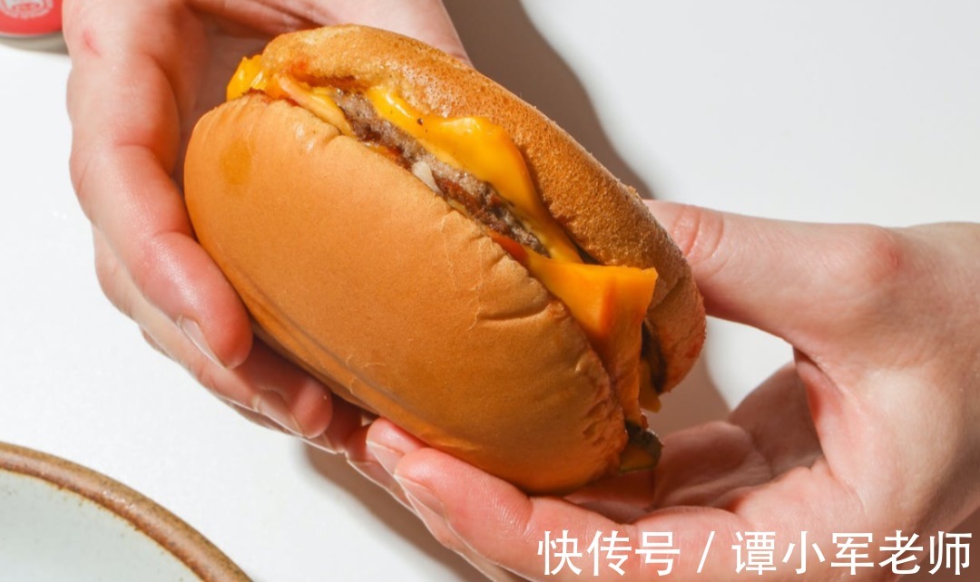 白开水|居家瘦减肥:夏天喝水能掉肉?0成本变瘦!只要你学会这几招