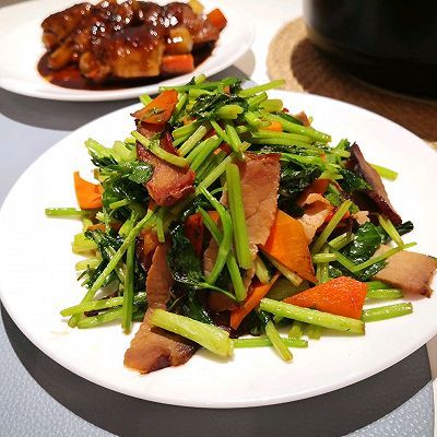 芹菜|腊肉炒芹菜
