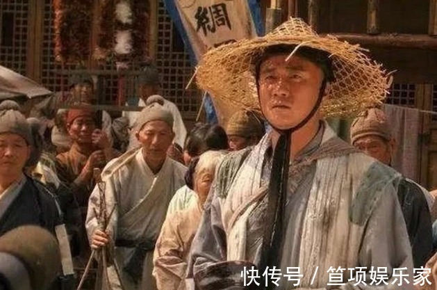 黄衫女子$倚天中,张无忌与赵敏分手后,娶了自己的师傅,实力远胜张三丰