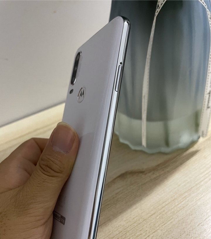 冷门|冷门中的冷门,MOTO one action 简单开箱