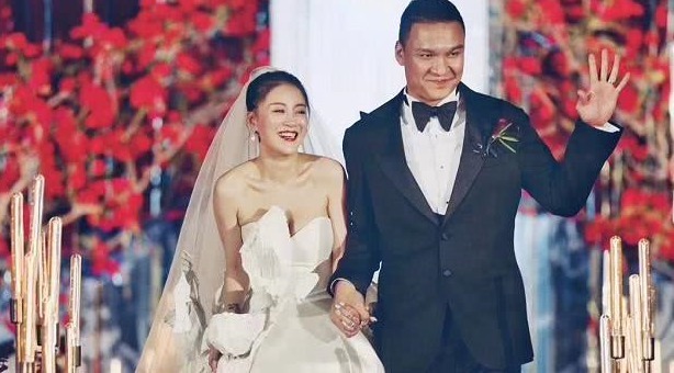 爱奇艺|那个被好声音淘汰,误打误撞嫁给爱奇艺总裁的女孩,如今过得怎样