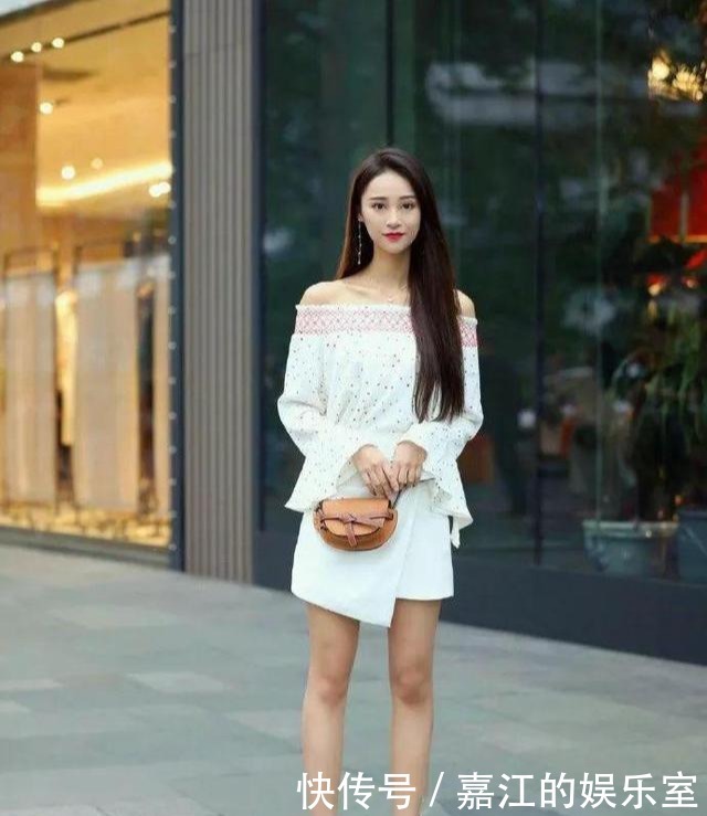 高跟凉鞋|展现女生魅力的包臀裙,搭配一件修身抹胸,展现完美好身材