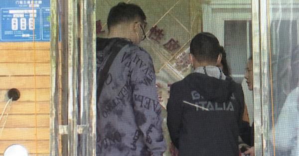 警惕！女子“变美”不成，弄成这样……