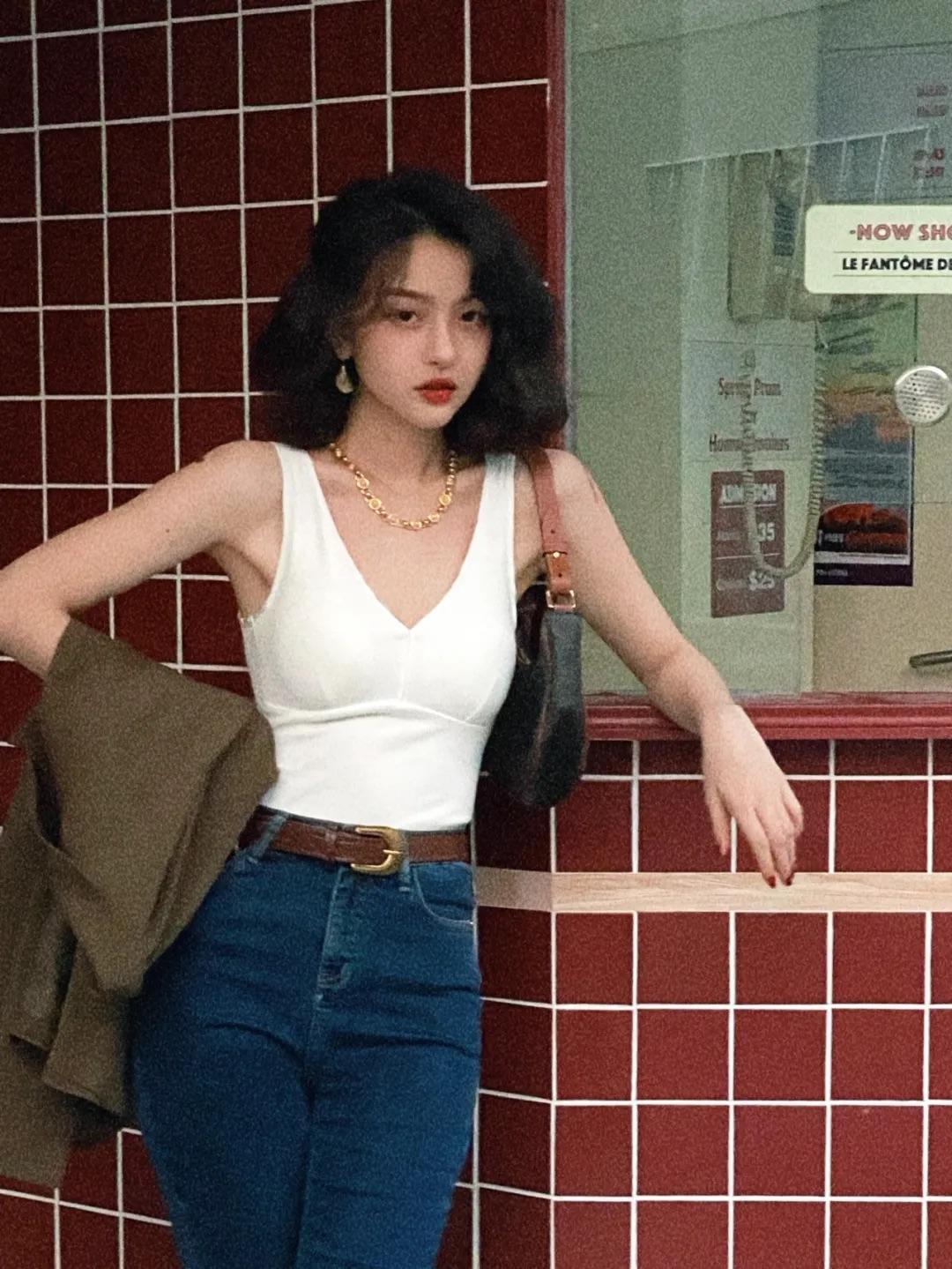 开叉裙|秋天穿搭指南!西装外套+牛仔裤,复古又时髦!