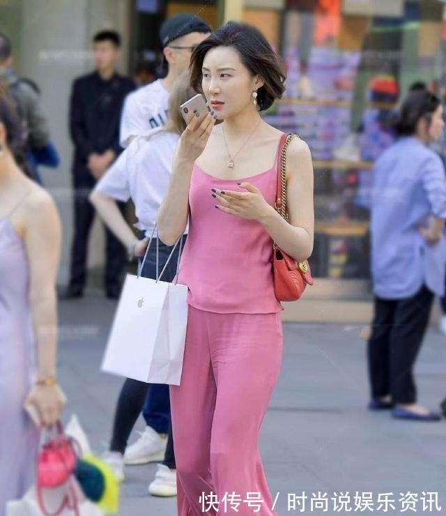 打底裤 像穿着打底裤逛街的女孩，给你想要的高雅，独特的款式！