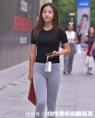 搭配 大长腿的小姐姐搭配打底裤，潇洒又不失优雅，格外好看
