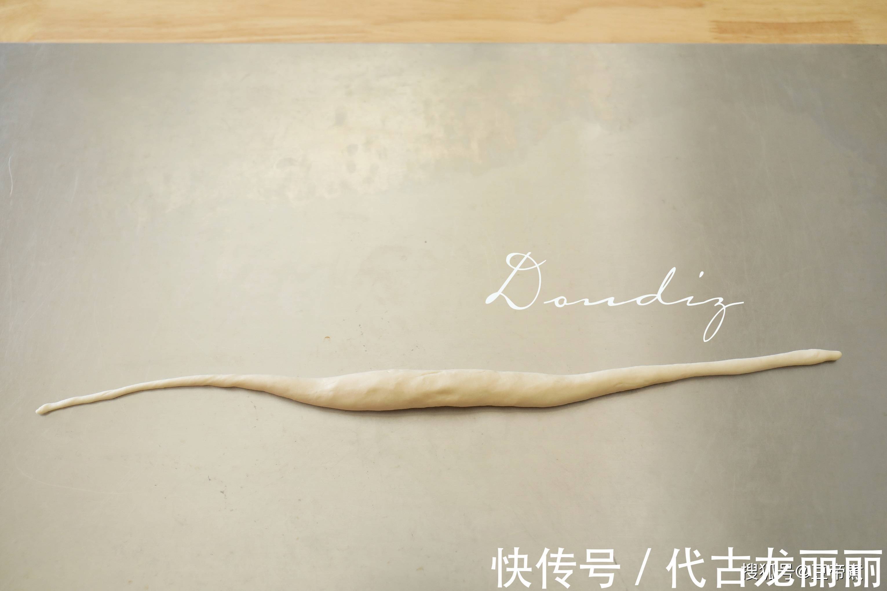 市场上卖得火爆的面包，做法没有你想的那么难，看一看你也就会