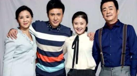 沈腾上春晚6次失误3次,但每次失误都成经典,网友谜一样的男子