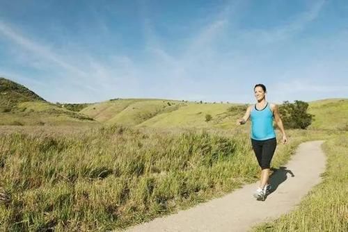 老年人|通知大家:多走路可以长寿?医生:过了50岁,3件事或比运动重要