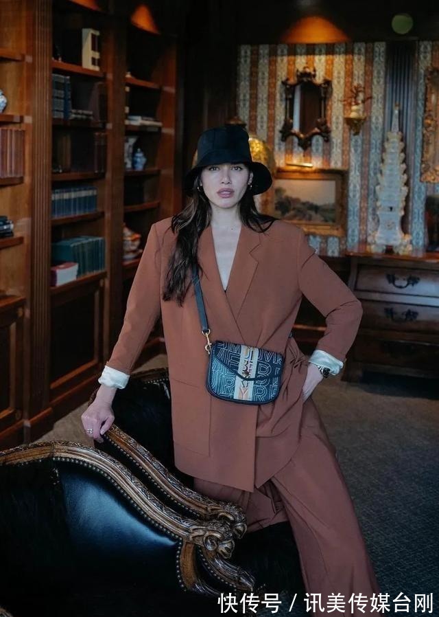 成套|衣服很多却不会穿搭?学会“成套穿”你就赢了!