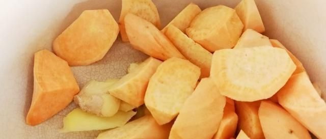 红薯|女人过了45岁,多吃这种碱性食物,2元一斤,帮你安稳度过更年期