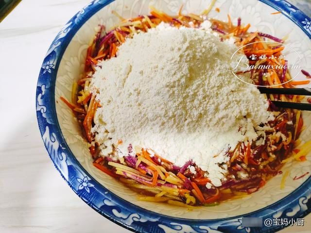 建议早餐常吃这款饼，手不沾面，简单省事又快手，有营养吃着健康