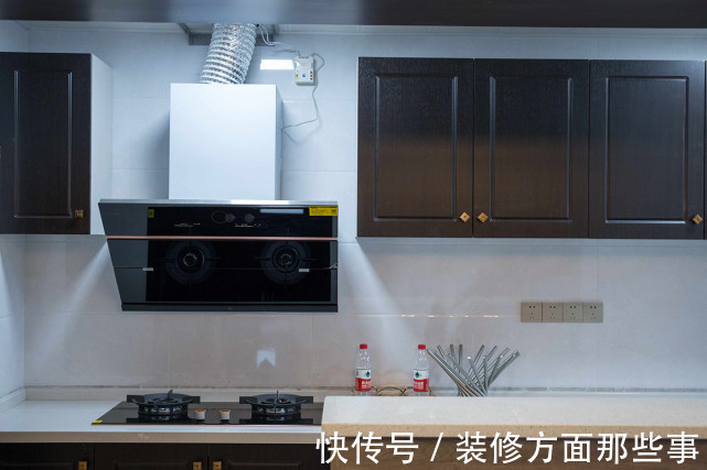 开放式|115平黑白灰现代风三居室,简洁时尚景致别样