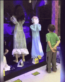 |搞笑GIF:单身就了真可怕,看什么都觉得是个美女,都是人才啊