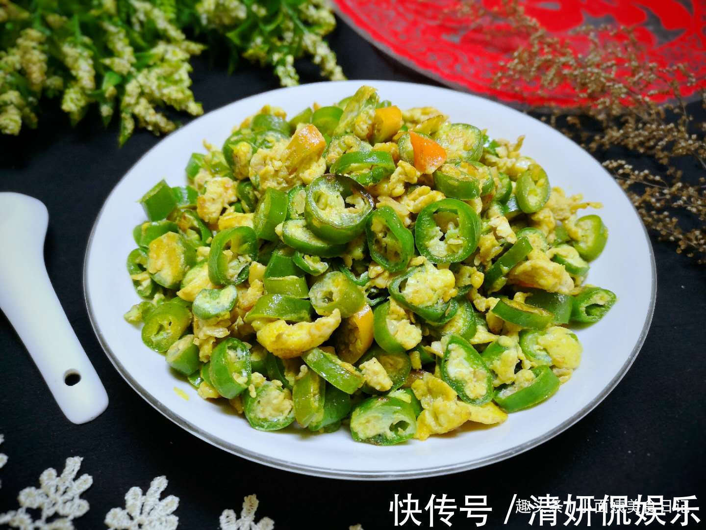 小面姨美食日记|便秘最怕这菜,一周吃2次,排空黑宿便,口臭没了,大肚腩不见了