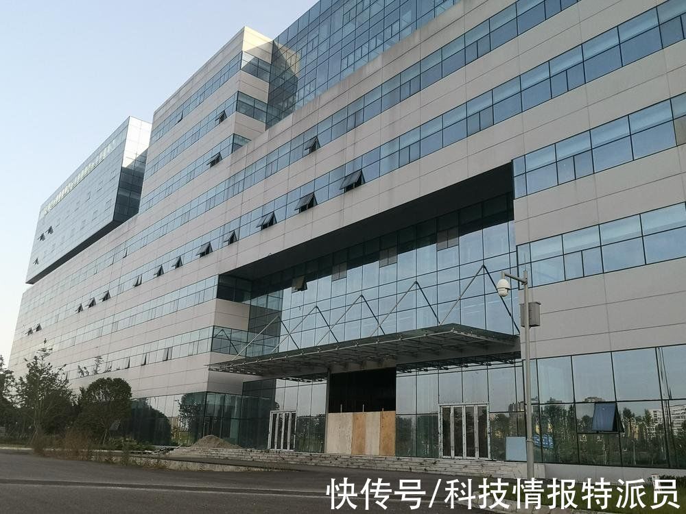 芯片厂|美国最大芯片厂败走国内,700亿新工厂关停,世界排名被中企取代