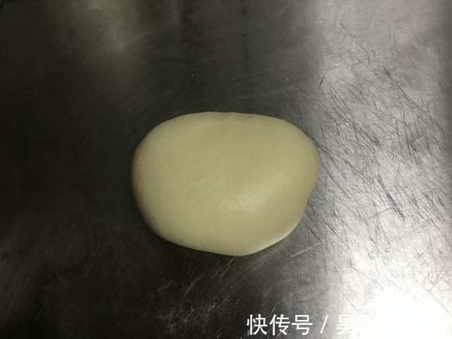 做酥点不用猪油也能酥掉渣,咬一口满嘴香,放三天不变样,吃不够