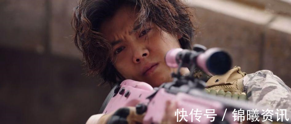 肖枫战队最怂的人 却从未掉过链子 藏酒瓶子的动作让弹幕炸了