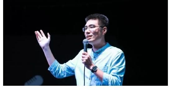 场面|是什么让全场的的人笑声不断，导致场面一度失控？