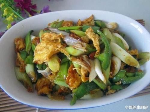 大葱炒蛋|立秋后，鸡蛋和此物一起炒，每天炒一盘，开胃下饭，血管通畅了