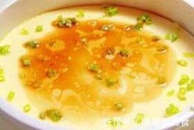 “蒸鸡蛋”用热水还是冷水做对这一点，蛋羹又嫩又滑还好吃