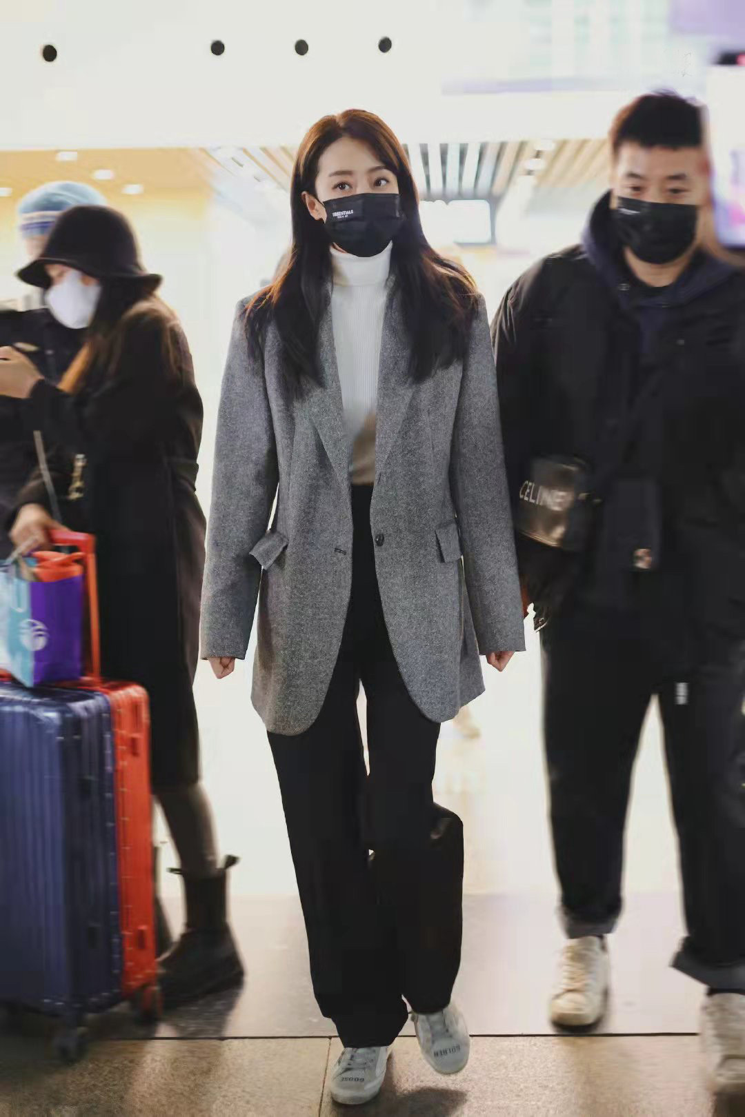 张小雯|女人穿单西味儿真足, 配上一条西裤, 张小雯成功塑造职场范儿