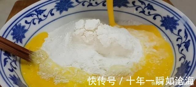 创意|1斤红豆,3勺面粉,擀一擀烙一烙,做出创意烧饼,比面包香甜好吃!