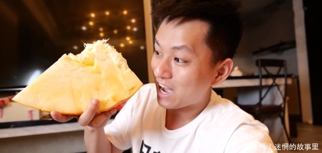喂猪|敬汉卿挑战300斤南瓜王，自嘲是在吃猪食 ，发布不到一小时播放量上10W
