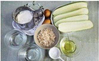 西葫芦别再炒着吃了,做成馅饼更营养,好吃还不贵,简单又易做!