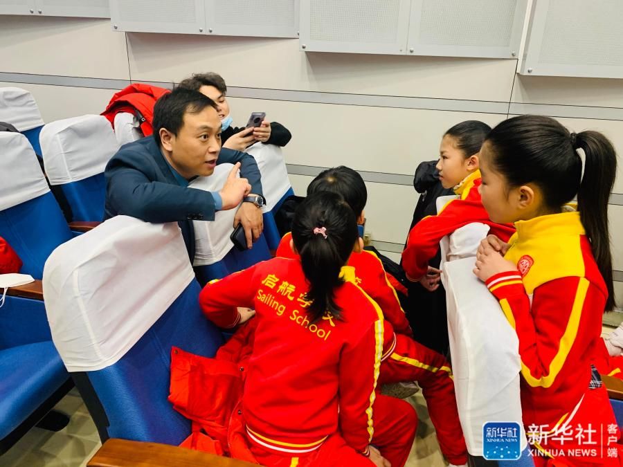 春晚舞台上的这四个孩子，从大山深处走来……