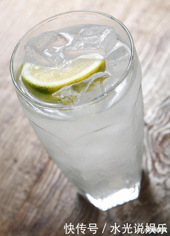 柠檬泡水你做对了吗做错喝再多也白费,教你正确方法,简单易懂