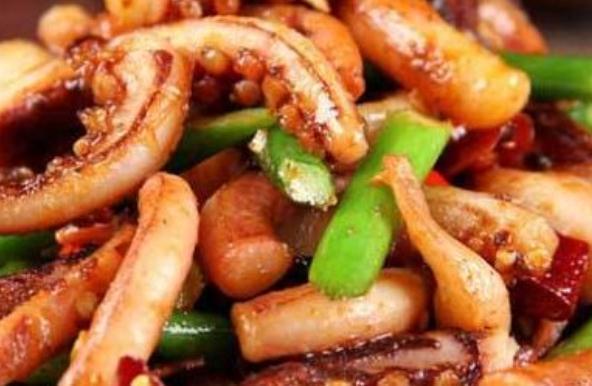 洋葱炒鱿鱼|立冬以后孩子体虚降温脸色差,多吃滋补菜,滑嫩可口强体质