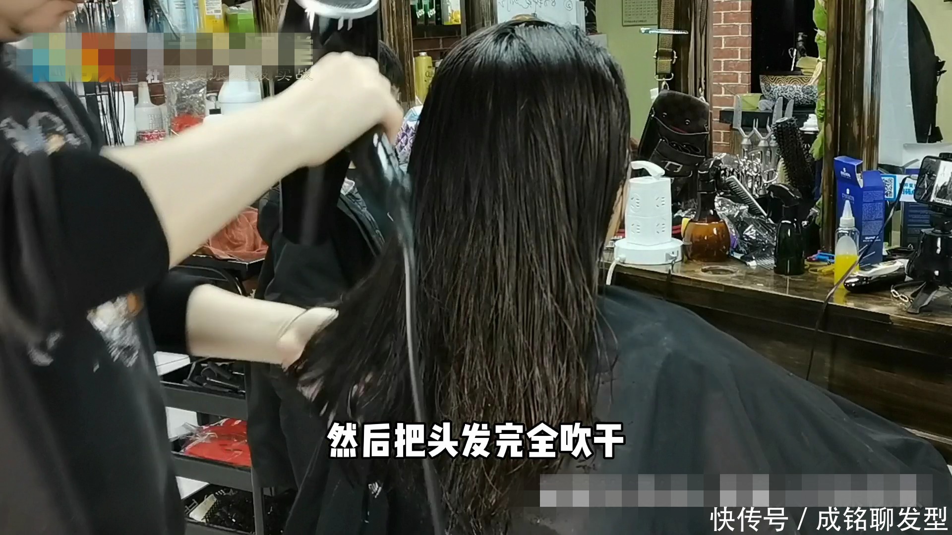 50岁女士自来卷沙发发量多,头发抛光+抱团卷,柔软减龄又时髦