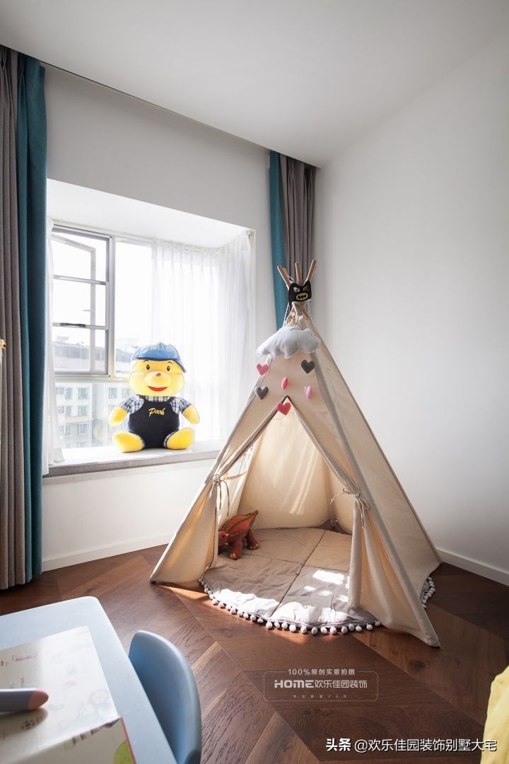 主卧|138m2简约三居，温暖精致，浪漫轻奢