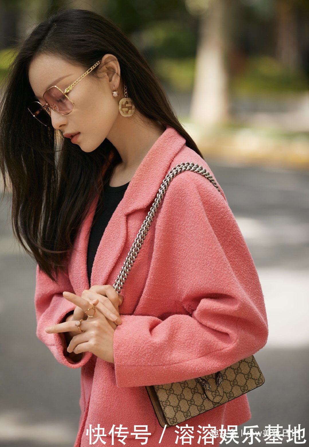 女人过了30岁,尽量避开5个“装嫩色”,显老土又掉档次