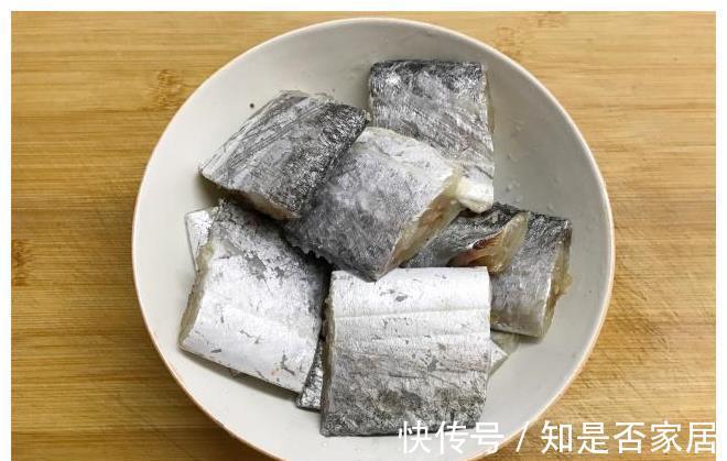 补气|带鱼最经典的家常做法，咸鲜入味，补气提鲜，看着就流口水