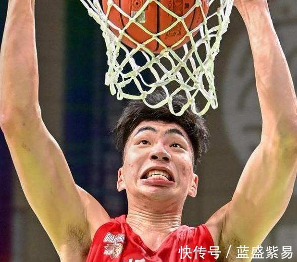 阵容|中国男篮五大新秀,恰好组成一套阵容,将撑起中国篮球的未来!