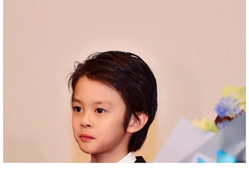 书法$孙俪晒儿子等等书法,调侃老妈胆子大,网友:一定是超哥指使的!