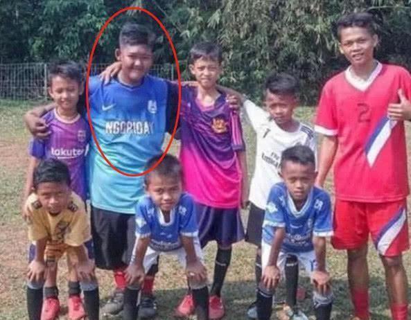 体重|10岁男孩“体重”竟重达423榜!两年后逆袭,场面十分惊艳