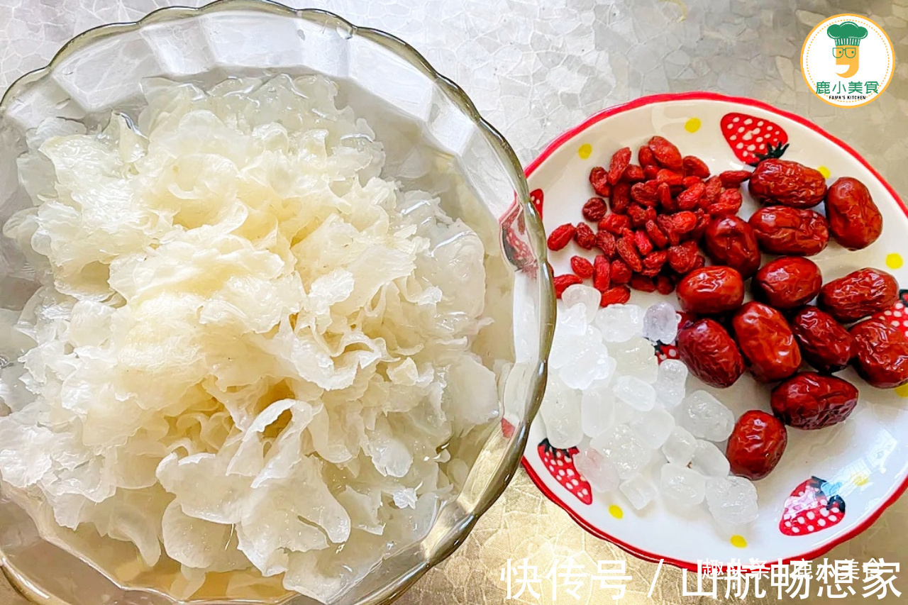 碱性食物|春天，如果有条件，建议女性多喝银耳汤，补充胶原蛋白，养颜滋润