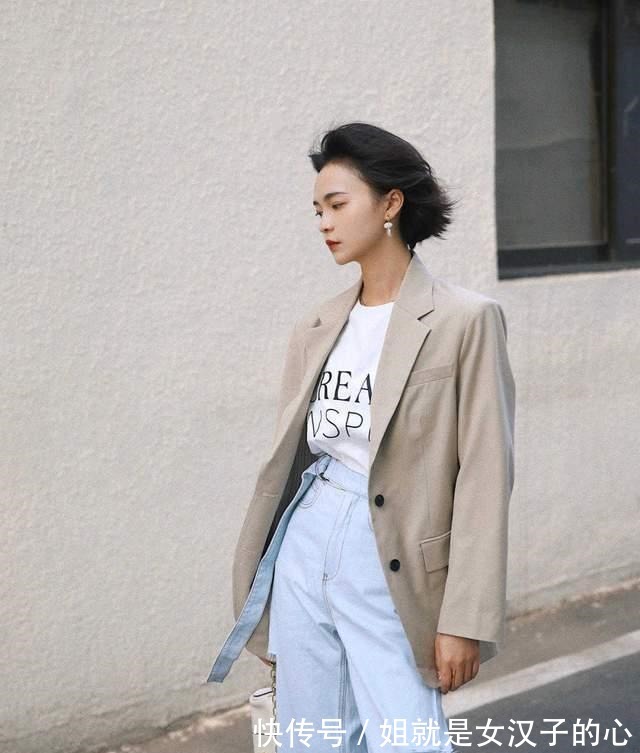 穿搭 果然，西服外套还是配“牛仔裤”才洋气，显高显瘦，关键还耐看！