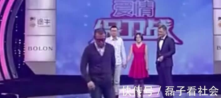 话筒|门一开涂磊摔话筒离场，主持人愣在原地，全场观众都不敢说话