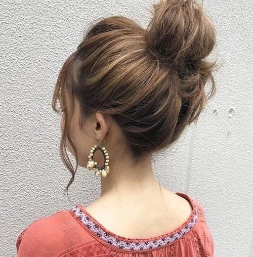 扎发|如何扎丸子头?时尚达人亲自示范,最简单丸子头扎法